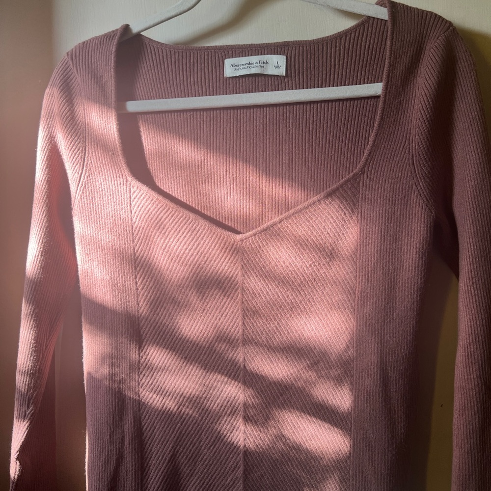 Rose Mauve Long Sleeve, V-Neck Sweater
